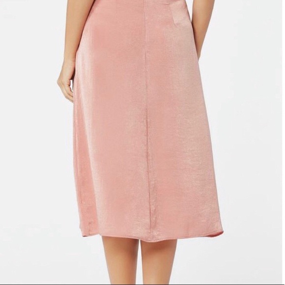 Sold! NWOT Pink midi skirt from JustFab - Picture 4 of 6